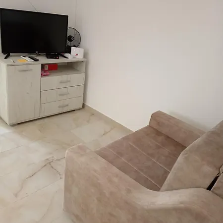 Apartment Tica *